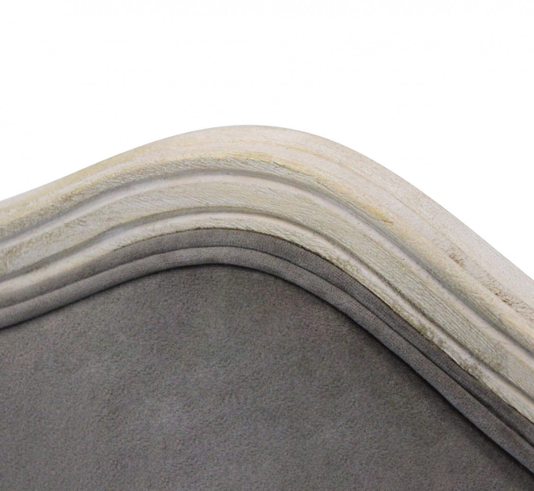 SEDIA CHARLENE IN VELLUTO TAUPE. Dimensioni: cm 52 x 50 x 100 h.