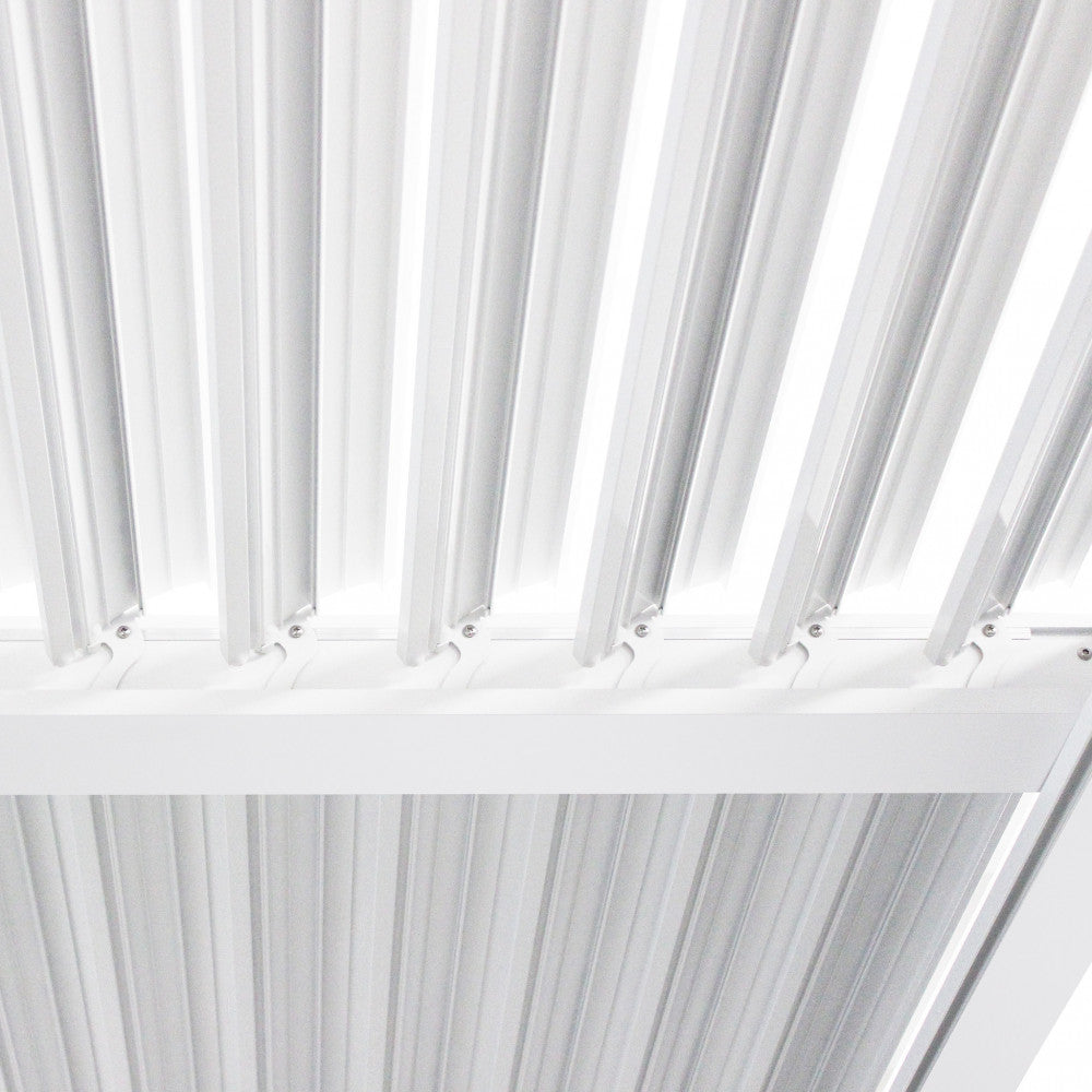 PERGOLA BIOCLIMATICA 3 X 4. Struttura in alluminio bianco o grigio scuro o marrone effetto legno frangisole orientabili a movimentazione manuale copertura a lamelle resistente a tutte le intemperie Dimensioni: m 3 x 4 x 2,5 h. Arredo Giardino