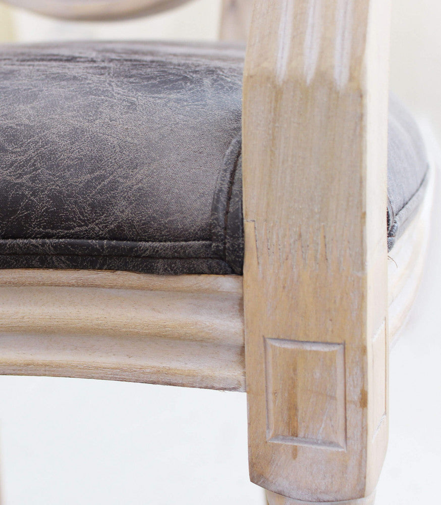 SEDIA CONSTANCE IN ECOPELLE NERA. Dimensioni: cm 55 x 46 x 96 h.
