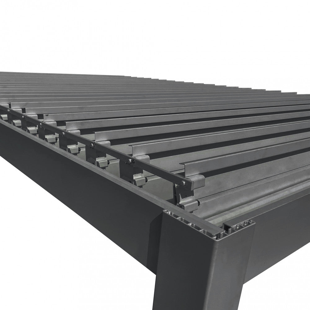 PERGOLA BIOCLIMATICA 3 X 4 CON DOPPIA LAMELLA. Struttura in alluminio bianco o grigio scuro copertura a lamelle frangisole orientabili a movimentazione manuale resistente a tutte le intemperie Dimensioni: m 3 x 4 x 2,4 h. Arredo Giardino