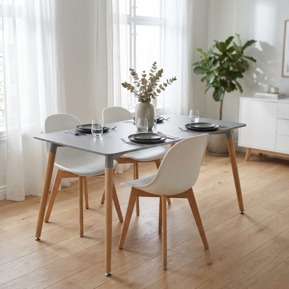 TAVOLO LIONE 120 X 80 GRIGIO. Piano in ABS colore grigio, gambe in legno Dimensioni: cm 120 x 80 x 75 h. Arredo Giardino