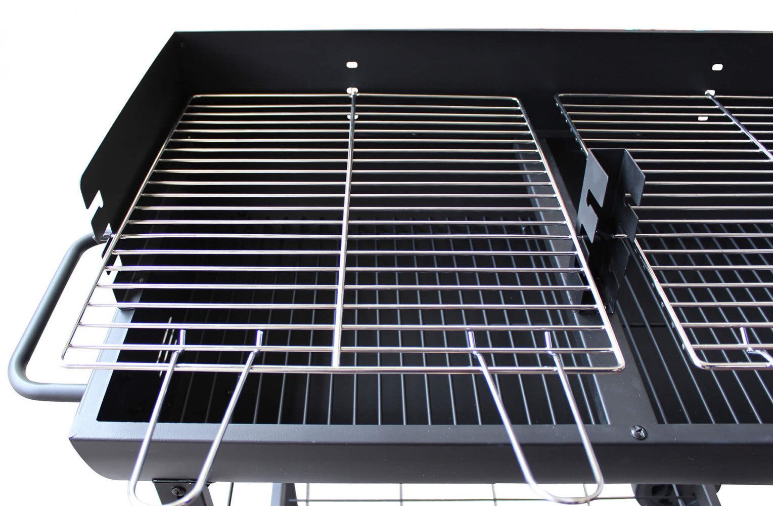 WISCONSIN CHARCOAL BARBECUE. BLACK painted steel structure with 2 grills. Dimensions: 100 x 47 x 94 h cm.