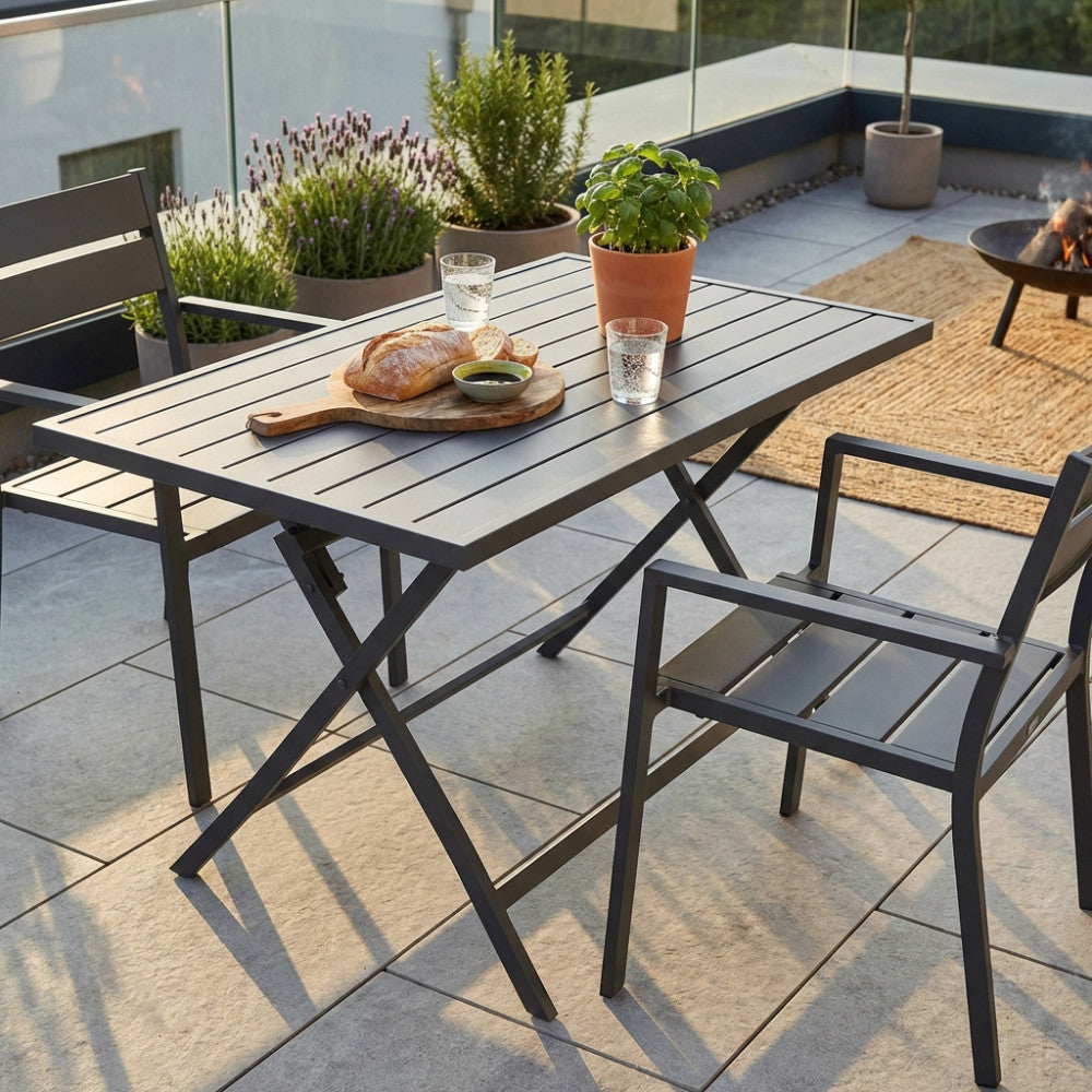 TAVOLO ALABAMA 70 X 130 PIEGHEVOLE. Struttura in alluminio BIANCO, TAUPE o ANTRACITE Dimensioni: cm 130 x 77 x 73 h. Arredo Giardino