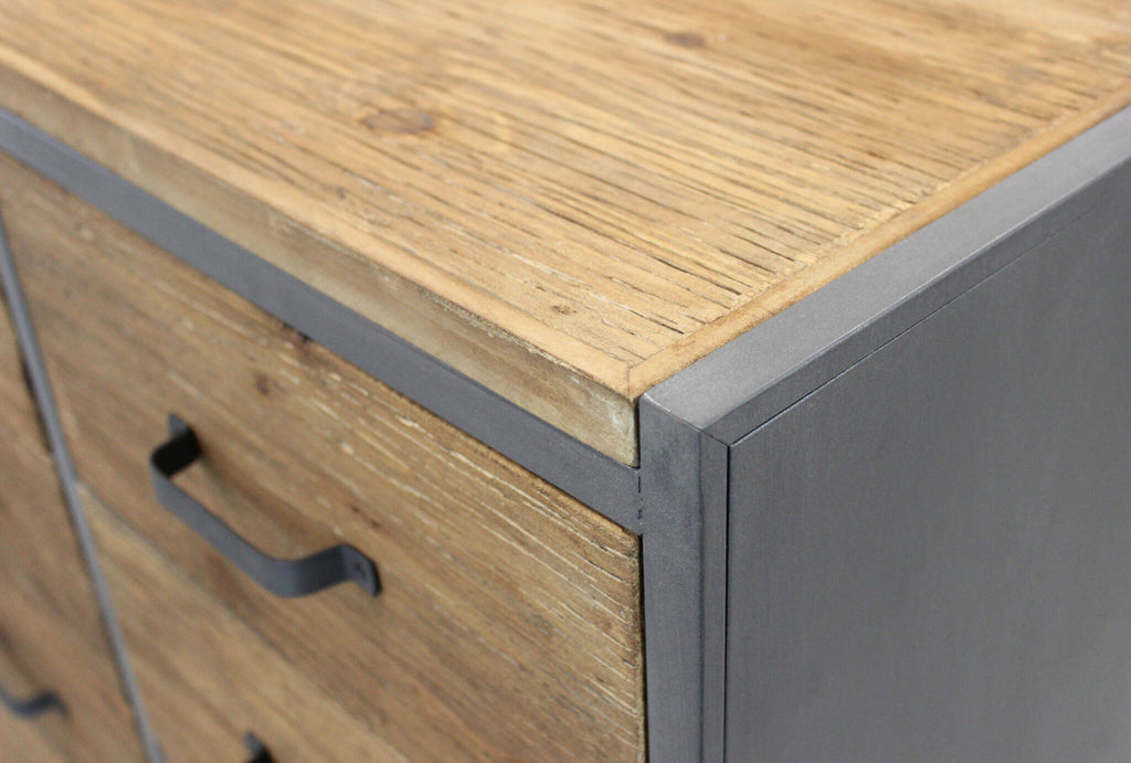 CASSETTIERA DAMIAN. Dimensioni: cm 81,5 x 38 x 82,5 h.