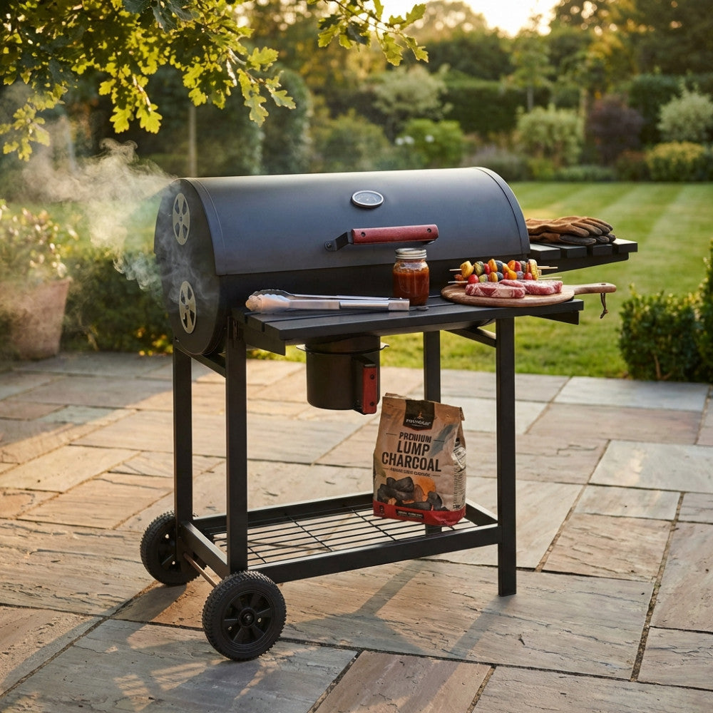 BARBECUE A CARBONELLA TENNESSEE. Struttura in acciaio verniciato NERO con 2 griglie con coperchio e termometro Dimensioni: cm 113 x 70 x 97,5 cm.