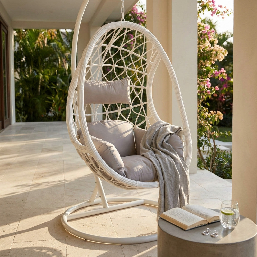 DONDOLO CAPRAIA. struttura in metallo tortora opaco seduta in wicker grigio o bianco o naturale tubi in metallo 42 x 2,5 mm base 42 x1,5 mm Dimensioni: Struttura ò 95 x 195h seduta 93 x 72 x 122. Arredo Giardino