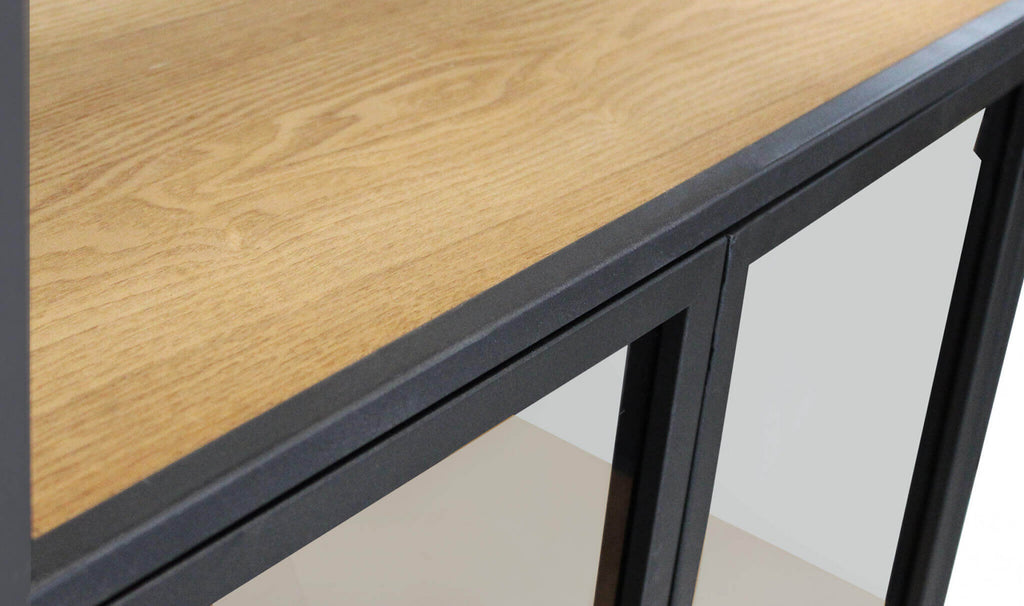 MOBILE BROCK. Dimensioni: cm 68 x 39 x 183 h.