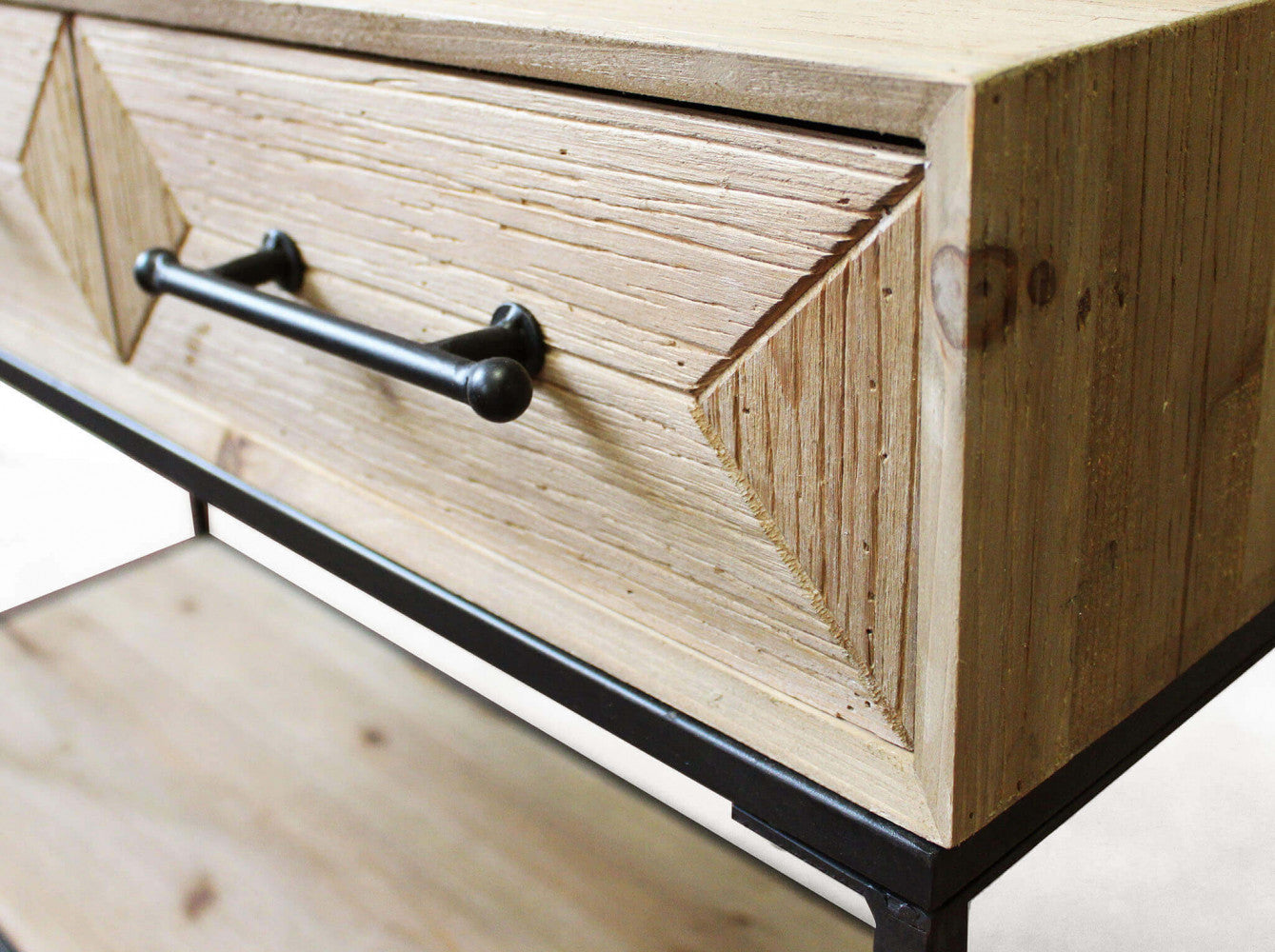 MOBILE BRENDAN. Mobile in ferro e legno con 2 ripiani e 3 cassetti Dimensioni: cm 110,50 x 40 x 76 h.