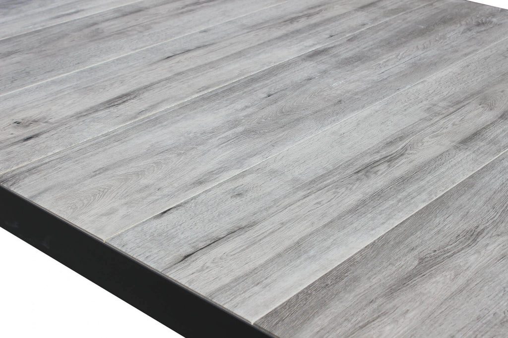 TAVOLO MACKAY 200 X 100. Struttura in allumino ANTRACITE o BIANCA piano del tavolo in ceramica effetto legno Dimensioni: cm 200 x 100 x 75 h. Arredo Giardino