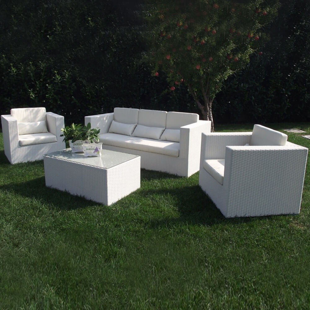 ACAPULCO LOUNGE SETTEE 3 PCS/CUSHIONS. Aluminum frame, WHITE or BROWN wicker with UV protection, 5 mm thick glass, ecru cushions, 10 cm thick backrest, 14 cm seat. Dimensions: D.186x80x70/D.85x80x70/T.100x60x44. Garden Furniture