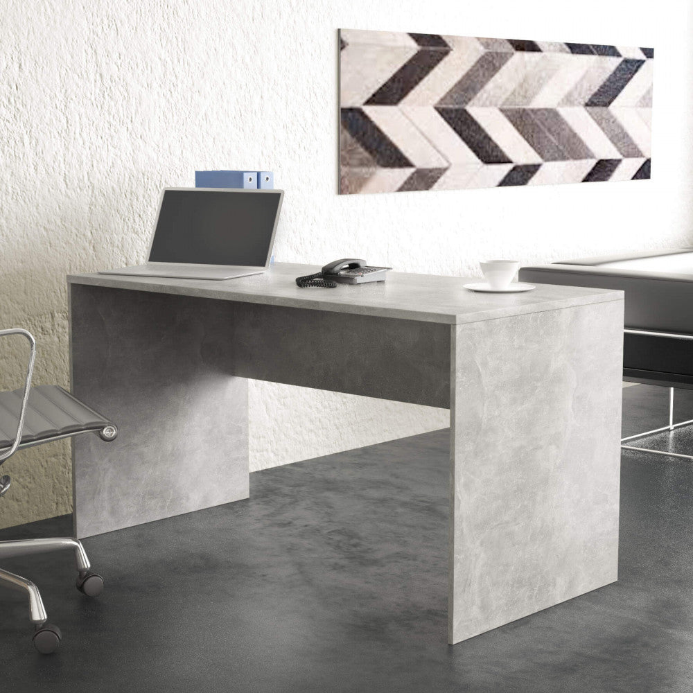 SCRIVANIA JOSIE GRIGIO EFFETTO CEMENTO. Scrivania in legno GIRGIO EFFETTO CEMENTO Dimensioni: cm 138,5 x 68 x 75 h.