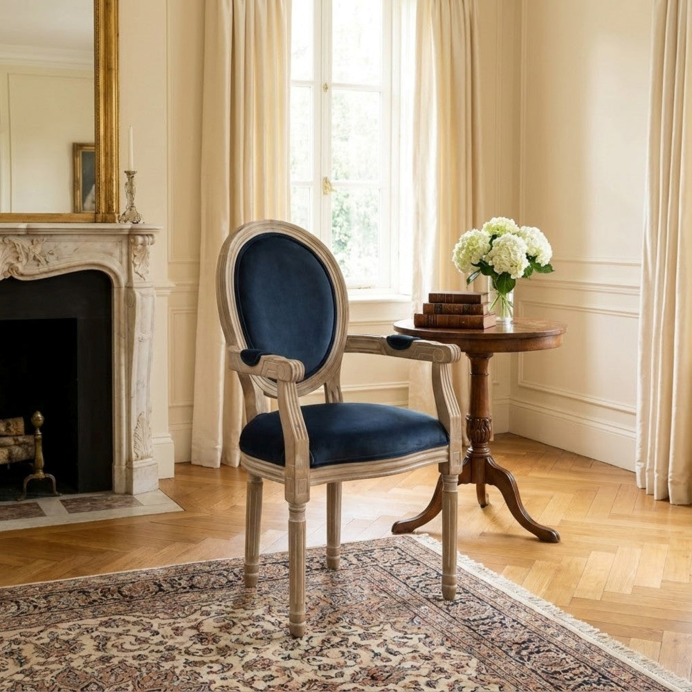 CONSTANCE CHAIR IN BLUE VELVET. Dimensions: 55 x 46 x 96 h cm.