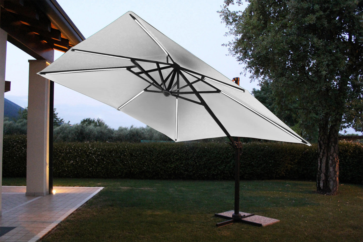 3 x 3 PITAGORA ANTHRACITE UMBRELLA WITH LEDS AND GREY CANVAS. 250g WHITE polyester canopy with windproof 53x77mm aluminum pole, 25x42mm, 8 14x24mm aluminum ribs, cross-shaped base. Dimensions: 3 x 3m. Garden Furniture