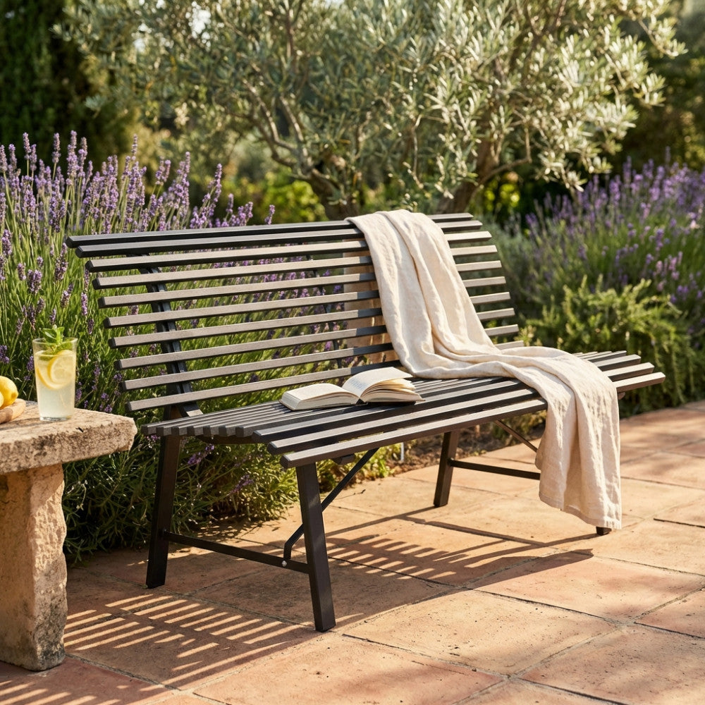 LONDON BENCH. Grey or red metal. Dimensions: 130 x 75 x 79 cm. Garden furniture.