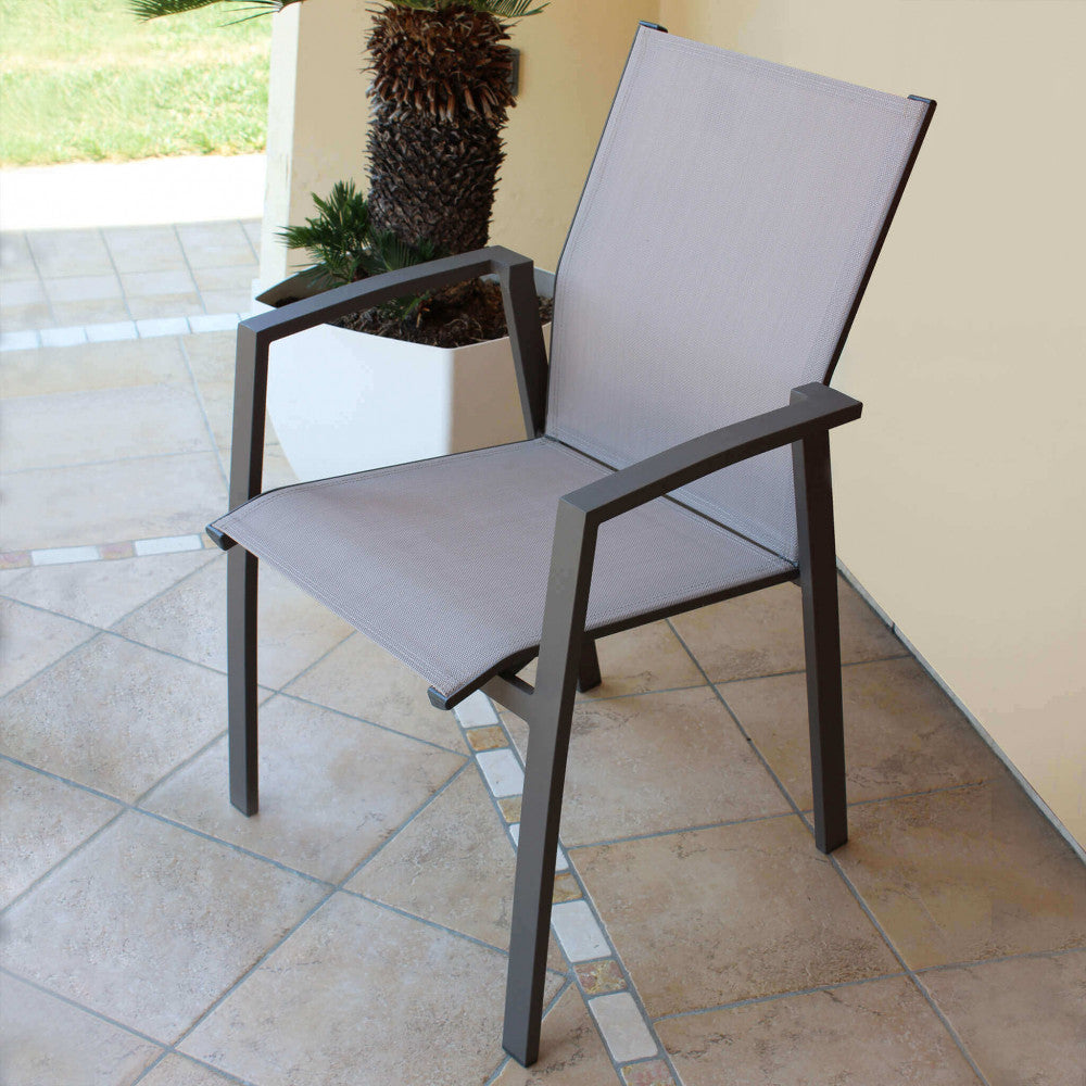 POLTRONA MAILI IMPILABILE. Struttura in allumino BIANCO o TORTORA o TAUPE o ANTRACITE seduta e schienale in textilene Dimensioni: cm 57 x 61 x 89 h. Arredo Giardino