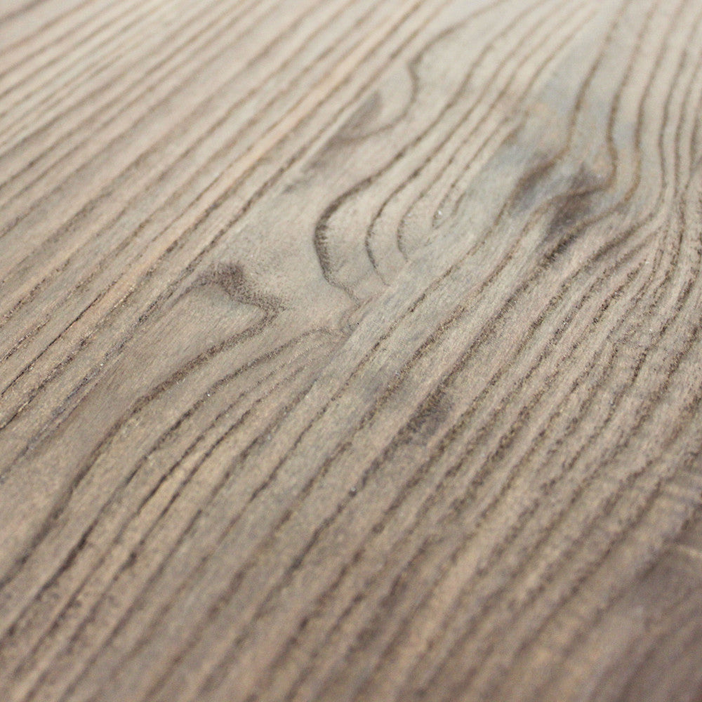 TAVOLINO ALTO PORDOI 60 X 60. Tavolo in metallo con piano in legno Dimensioni: cm 60 x 60 x 103 h.