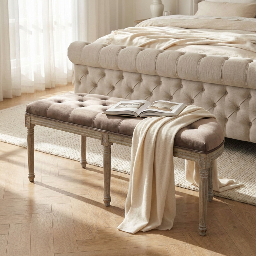 MARGI BENCH IN TAUPE VELVET. Dimensions: 125 x 45 x 48 cm h.